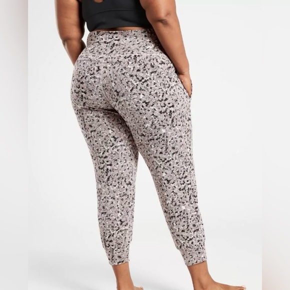 NWT Athleta Salutation Textured Jogger Plus Size 1X Meadow Chocolate - Picture 2 of 11